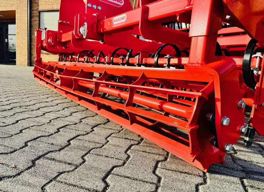 Agregat-uprawowo-siewny-zestaw-uprawowy-3-0-maschio-gaspardo-plac-firma-korbanek