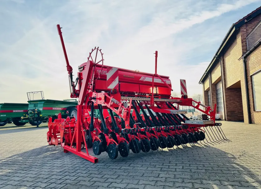 Agregat-uprawowo-siewny-zestaw-uprawowy-3-0-maschio-gaspardo-plac-firma-korbanek