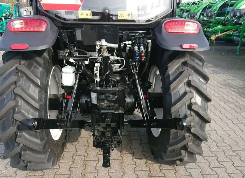 Podnośnik oraz zaczepy ciągnika Arbos 3075