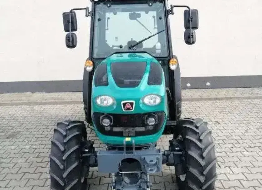 Arbos 4100F wąski traktor sadowniczy