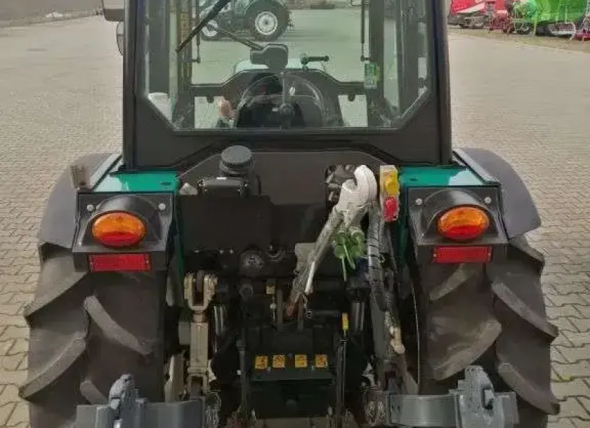 Arbos 4100F tył z wyposażeniem pod ogród i sad