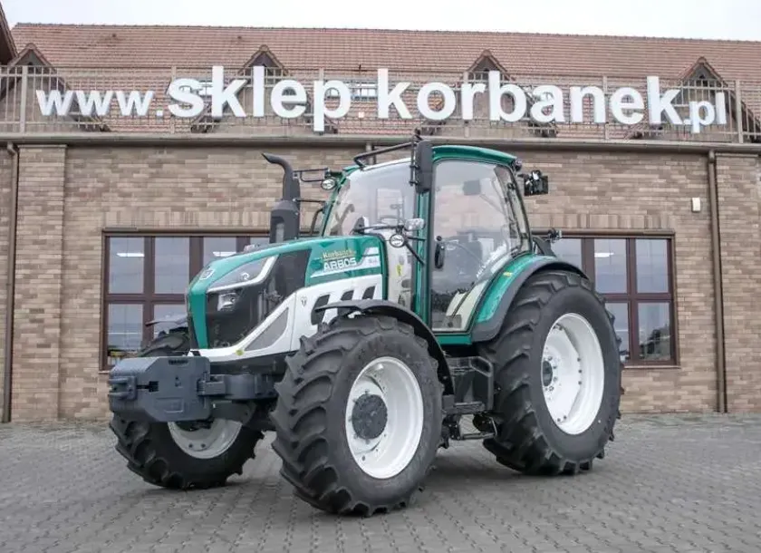 Ciągnik Arbos 5115 Global na placu korbanek