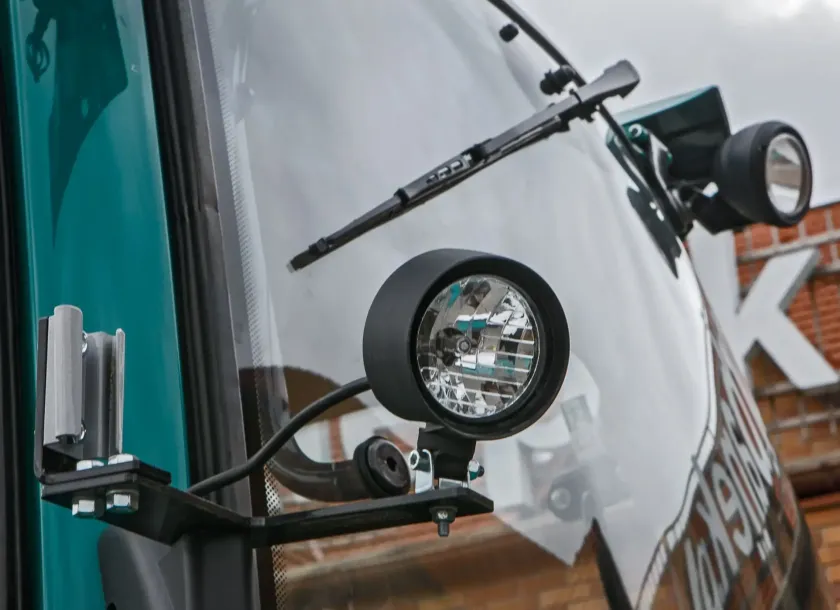 Tylne oświetlenie robocze ciągnika Arbos 5130 Advanced