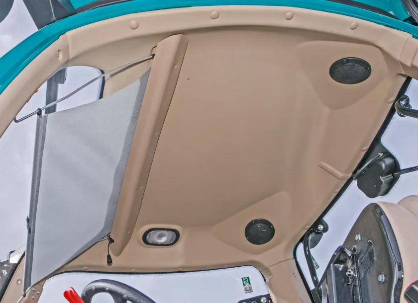 Ciągnik rolniczy Arbos 5130 Advanced Gen 2 Stage V widokk na wyposażenie wnętrza kabiny