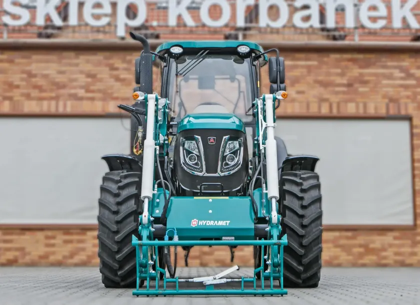 Ciągnik rolniczy Arbos 4090 z ładowaczem Hydramet Xtreme 1 z przodu