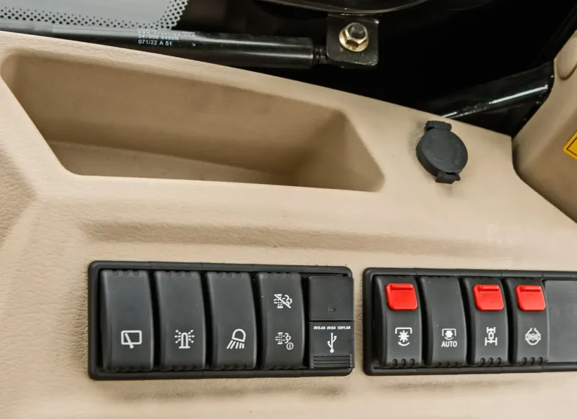 Panel przełączników ciągnika rolniczego Arbos 4100