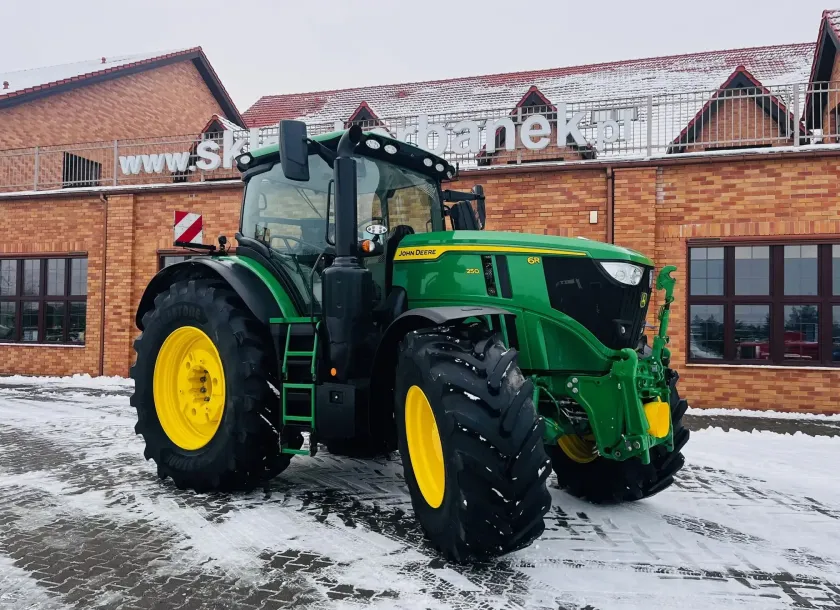 Ciągnik rolniczy John Deere 6R 250 KM