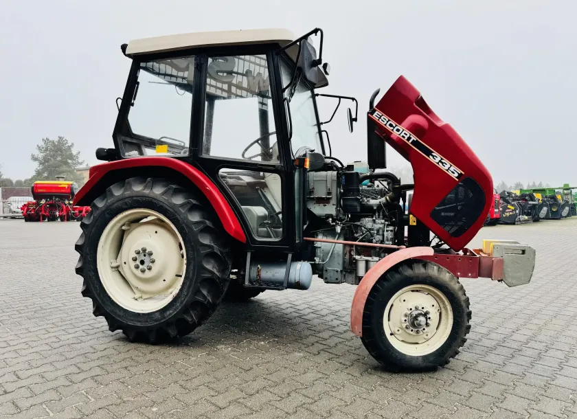 Ciagnik-traktor-escort-335-nastepca-ursus-c-330-plac-firma-korbanek