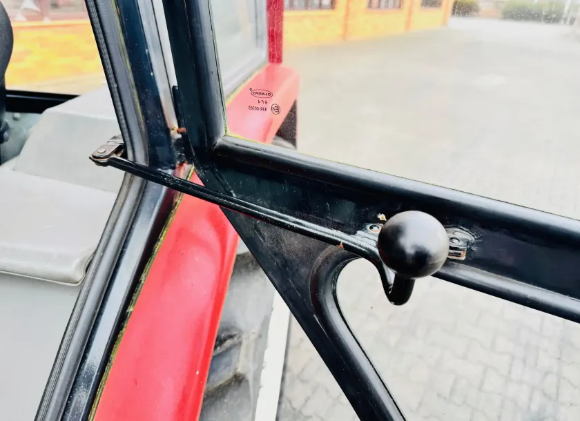 Ciagnik-traktor-escort-335-nastepca-ursus-c-330-plac-firma-korbanek