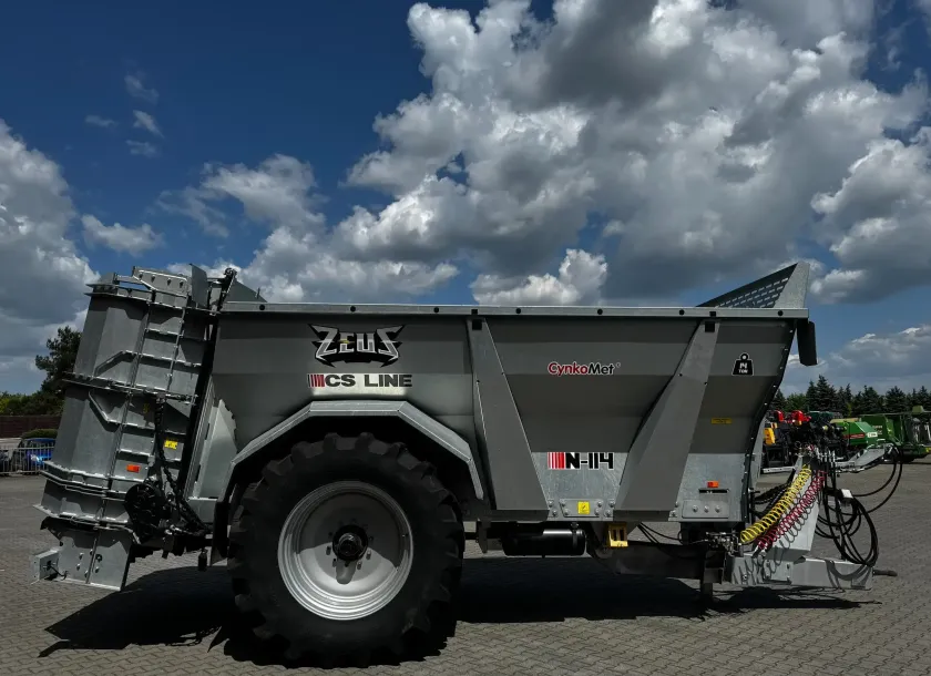 Rozrzutnik obornika Cynkomet ZEUS N-114 Ładowność 14 ton Plac Kobranek