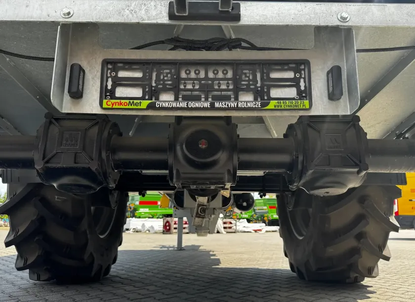 Rozrzutnik obornika Cynkomet ZEUS N-114 Ładowność 14 ton Plac Kobranek