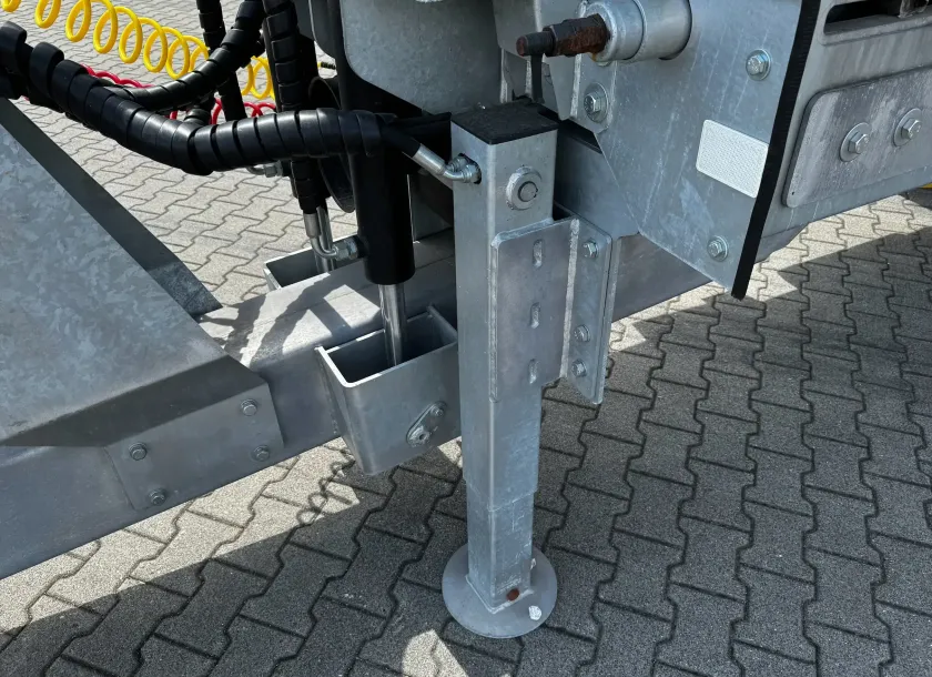Rozrzutnik obornika Cynkomet ZEUS N-114 Ładowność 14 ton Plac Kobranek