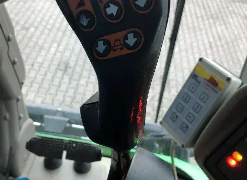Deutz Fahr C9205TS joystick