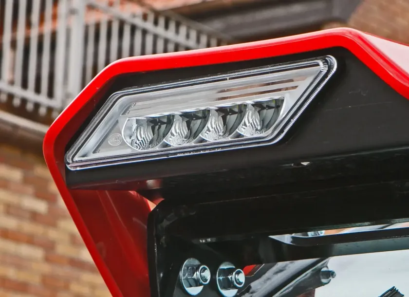 Ładowarka teleskopowa Faresin 7.32 Compact Bosch Deutz front kabina lampy oświetlenie