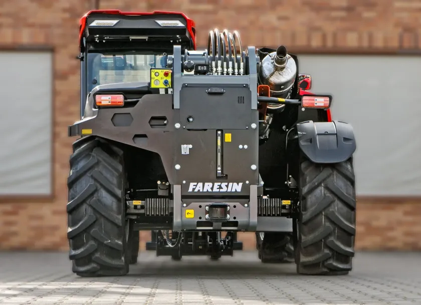 Ładowarka teleskopowa Faresin 7.32 Compact Bosch Deutz tył kabina ramię