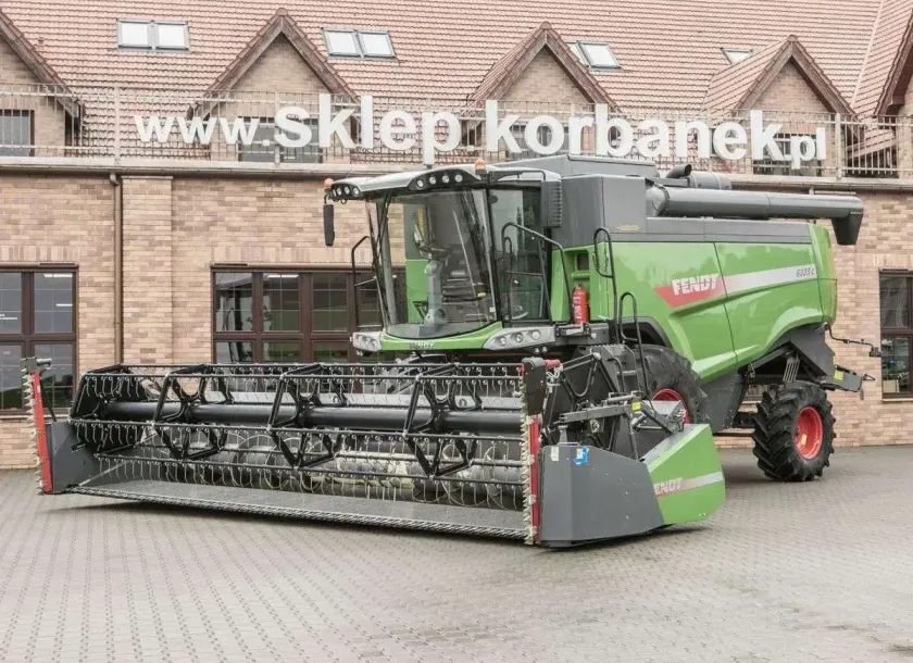 Używany kombajn zbożowy 6-klawiszowy Fendt 6335 z hederem FT 700 FF