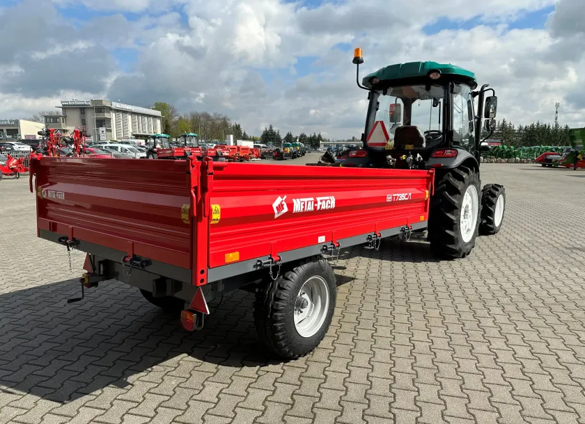 T735C/1 jednoosiowa wywrotka o ładowności 3200 kg firmy Metal-Fach Sokółka