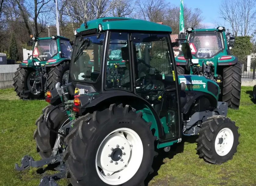 Arbos 4100AF z wyposażeniem do pracy w sadzie