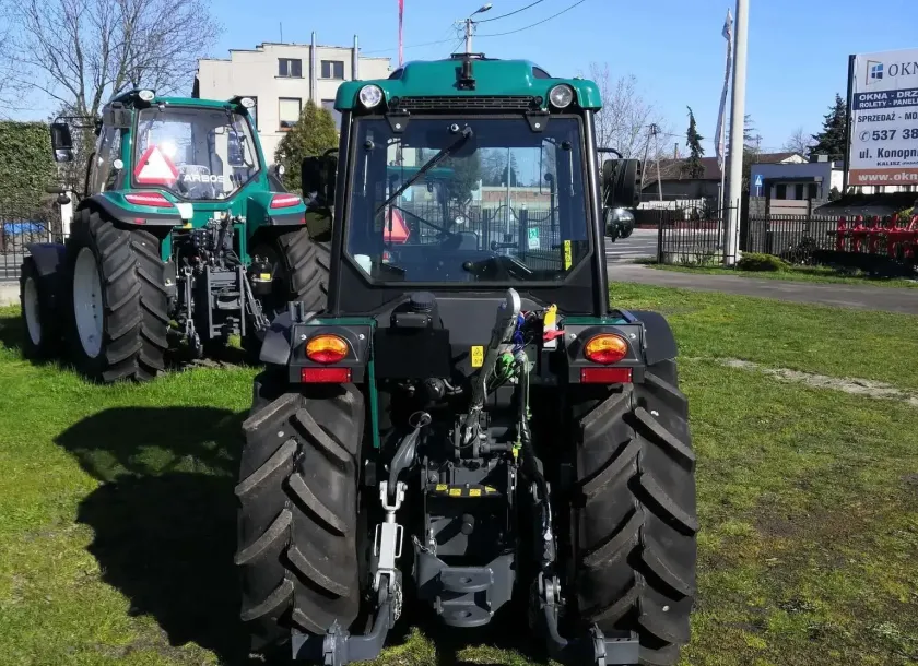 Traktor 4100AF tylny TUZ do sadu