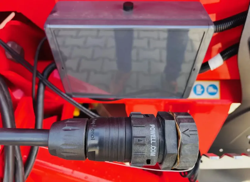 Rozsiewacz dwutarczowy do nawozu Maschio Gaspardo EW 213 ISOTRONIC