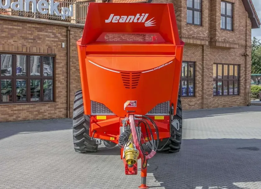 Przu rozrzutnika Jeantil