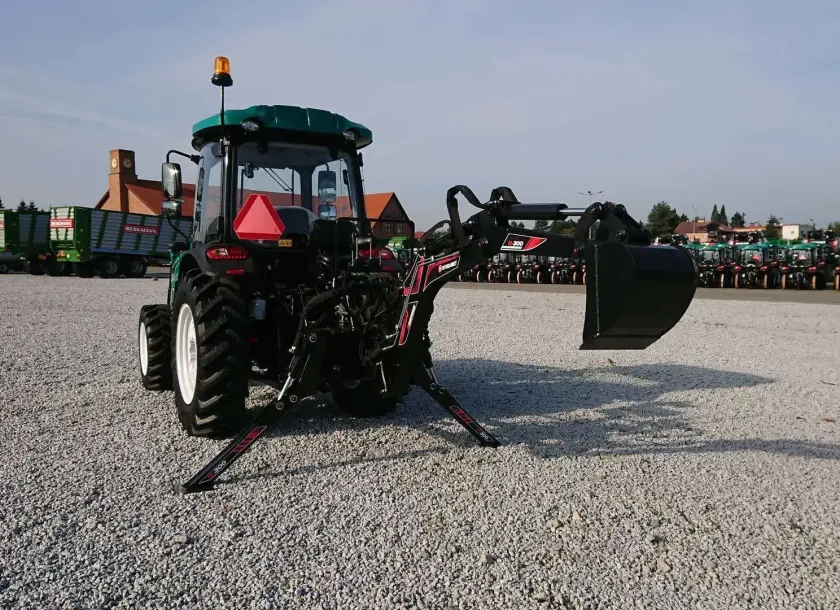 Ciągnik rolniczy Arbos 3075 + koparka Hydramet z tyłu