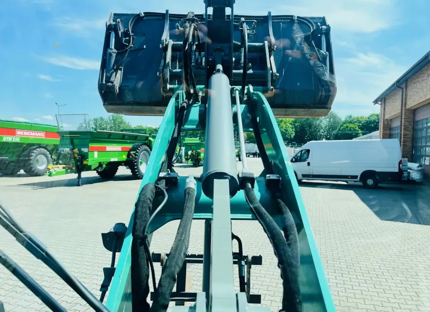 Ładowarka kołowa Kramer KL 19.5 L plac firma Korbanek