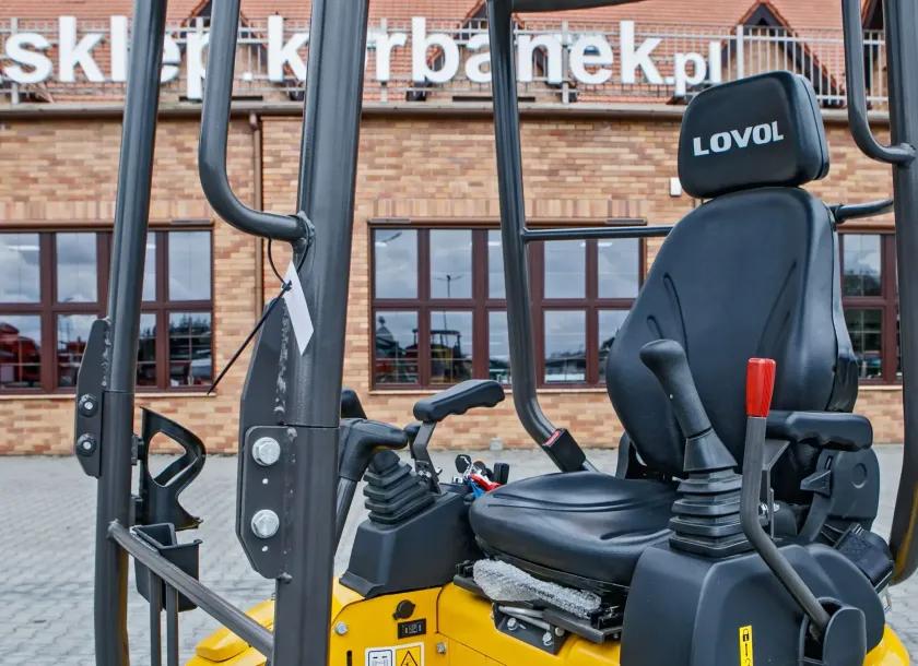 Mini koparka Lovol Korbanek, Nachi, Eaton, Yanmar siedzenie