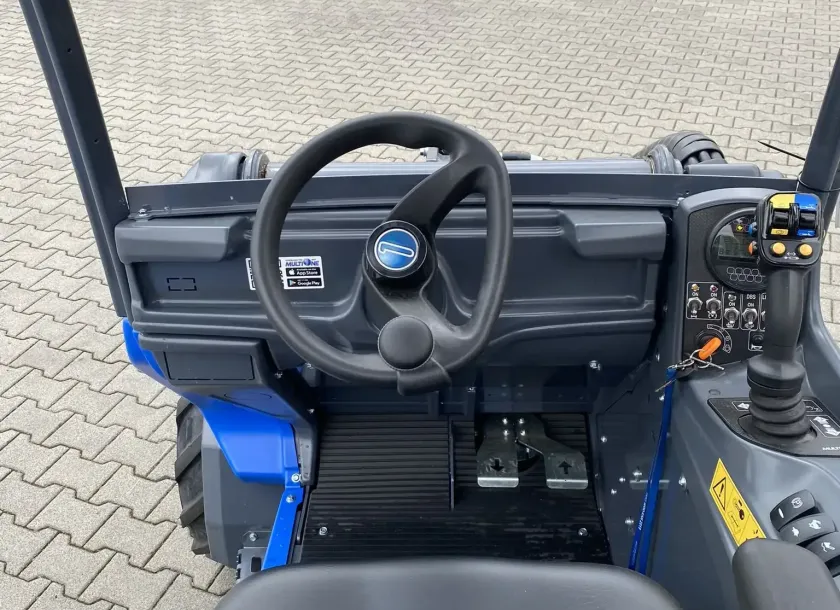 Multione seria 8 kierownica i siedzisko 