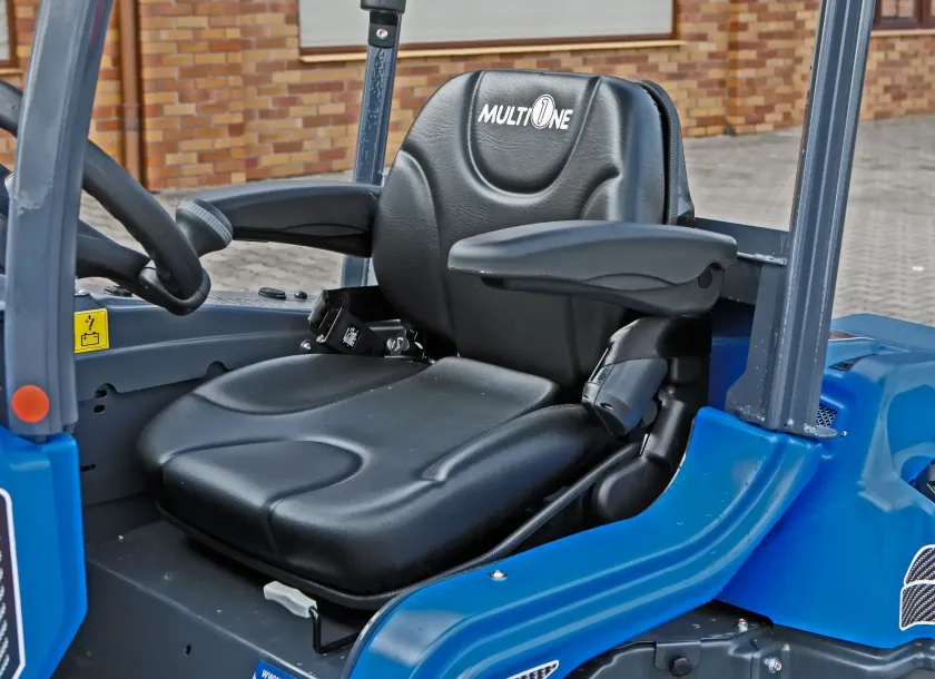 Multione seria 5 Kubota Korbanek front maszyny kabina fotel operatora