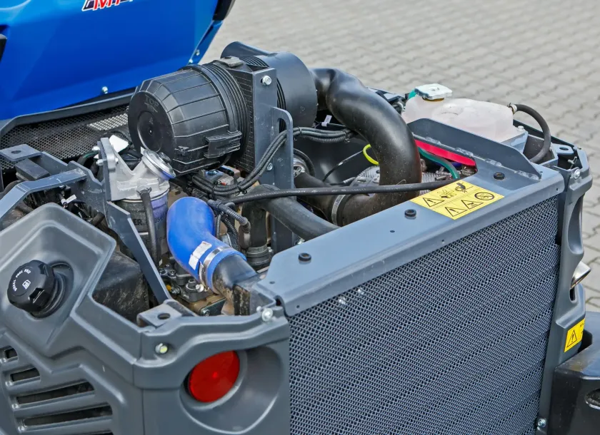 Multione seria 11 Kohler tył dostęp do silnika pokrywa diesel