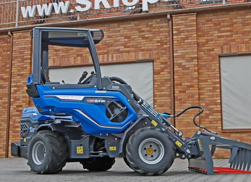 Multione seria 8 Kubota Korbanek front maszyny maszyna skręcona ramię krokodyl