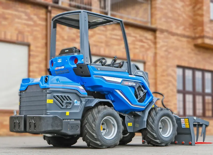 Multione seria 8 Kubota Korbanek bok maszyny ramię krokodyl