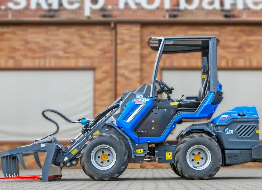 Multione seria 8 Kubota Korbanek bok maszyny ramię krokodyl szybkozłącze kabina