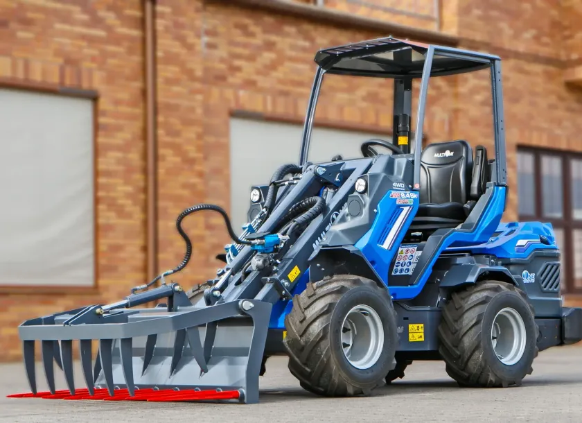 Multione seria 8 Kubota Korbanek bok maszyny ramię krokodyl szybkozłącze kabina