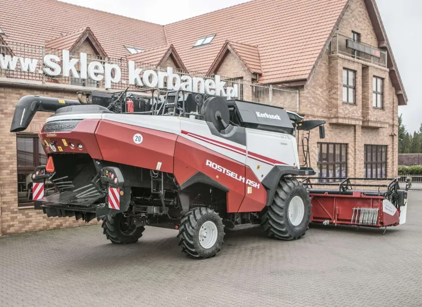 Kombajn zbożowy Rostselmash RSM 161 z hederem 7 m oferta korbanek.pl