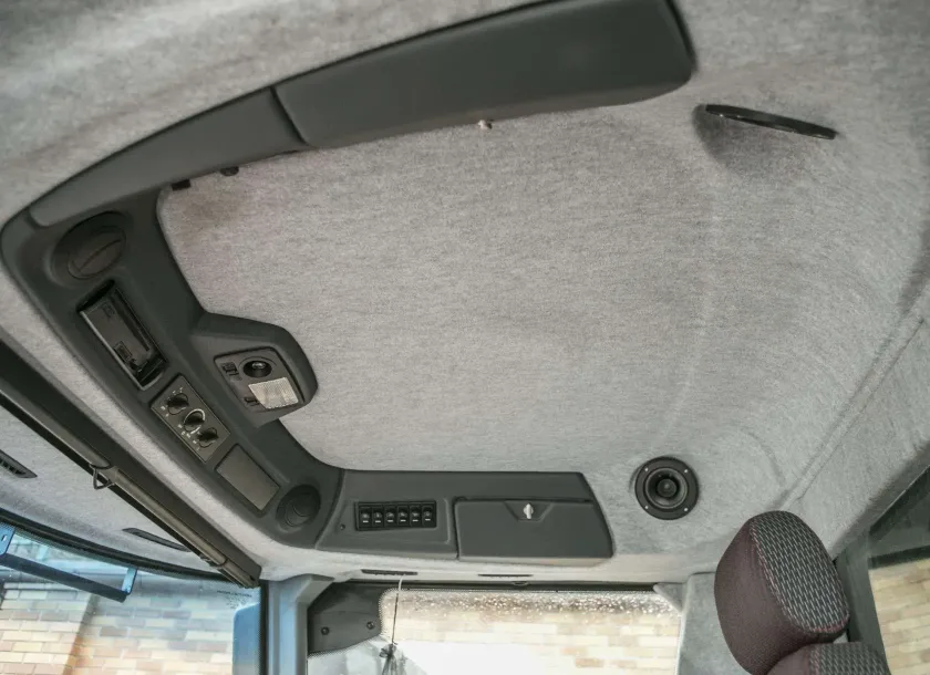 Kombajn zbożowy Rostselmash RSM 161 przestronna kabina Luxory cab oferta korbanek.pl