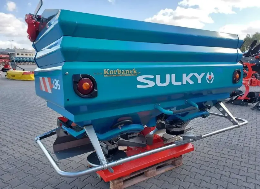 Odnowiony rozsiewacz SULKY okazja