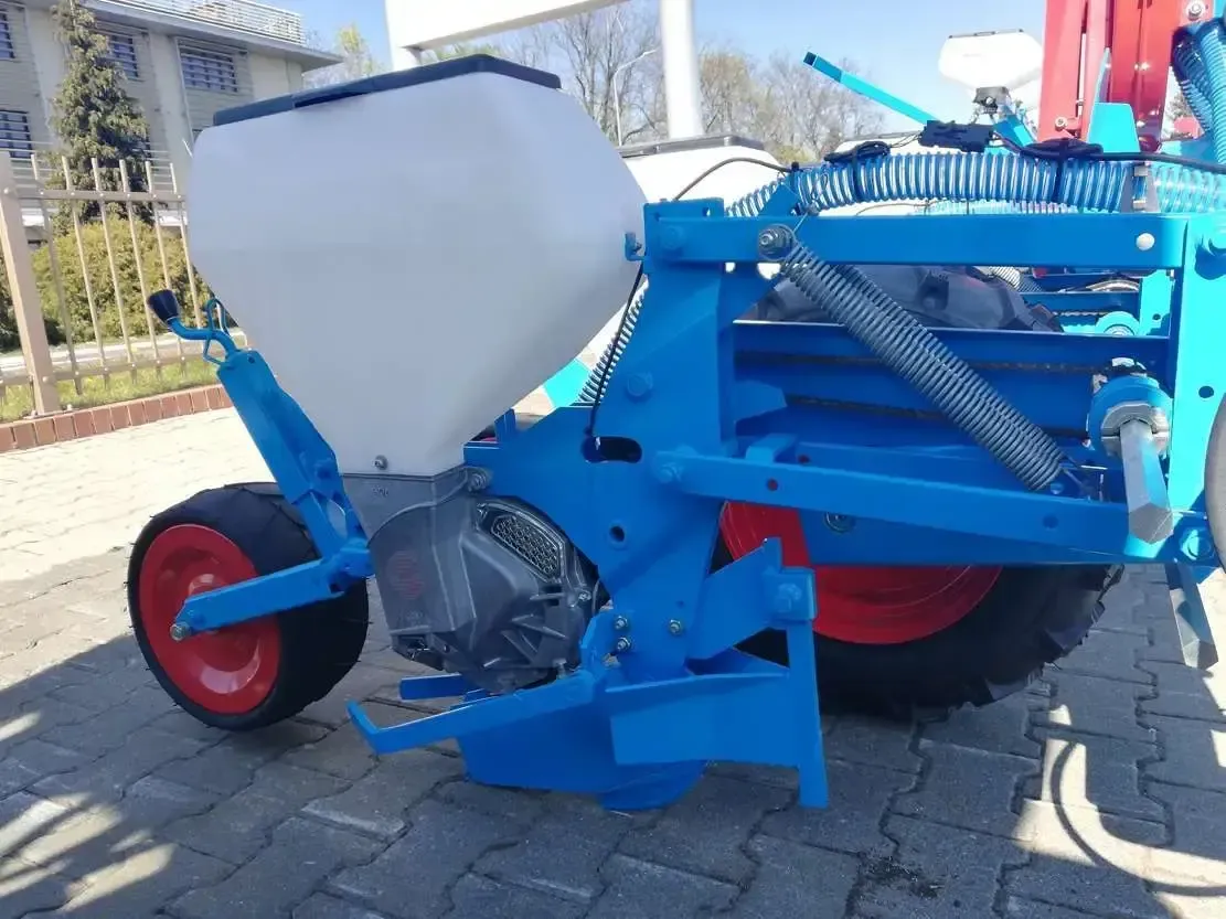 Siewnik powystawowy nowy punktowy do kukurydzy