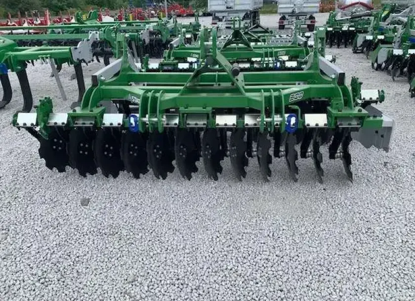 Brona talerzowa Tolmet Astat 300 maszyna zawieszana polskiego producenta dostępna w firmie Korbanek