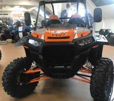 POLARIS RZR TURBO X quad  wersja Sport dodatkowe orurowanie klatki sportowe pasy bezpieczeństwa oświetlenie led na dachu przedni zderzak metalowy kolor pomarańczowy felgi bedlock pełne drzwi orurowane atv progi boczne sportowe zawieszenie Korbanek.pl