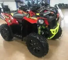 Scrambler 1000 XP Polaris kolor czerwony przedni zderzak metalowy osłony rąk felgi aluminiowe zawieszenie FOX kontrola zjazdu ADC hamowanie silnikiem EBS wspomaganie kierownicy EPS Korbanek.pl