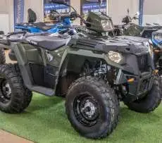 Polaris Sportsman 570 felgi stalowe kolor zielony napęd 4x4 2x4 dodatkowy reflektor w kierownicy lusterka boczne 
