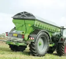 rozsiewacz wapna zaczepiany Unia RCW do 10000 litrów na korbanek.pl