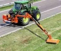 Kosiarka bijakowa do skarp i rowów Camel 900 firmy Samasz kosi pobocze drogowe Korbanek.pl