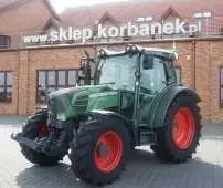 Fendt 200 na tle firmy korbanek