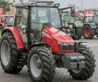 fabrycznie nowy ciągnik Massey Ferguson 5600 z obciążnikami i przeszklonym dachem