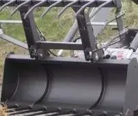 Czarna szufla z chwytakiem mx osprzęt element roboczy do ładowacza czołowego rolniczego korbanek.pl