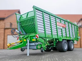 Przyczepa samozbierajaca do zielonek Bergmann Shuttle 450 S Duża pojemność Plac firma Korbanek Niemiecki producent 