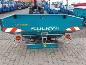 Rozsiewacz nawozów dwutalerzowy z komputerem i wagą SULKY DX 30 Vision WPB